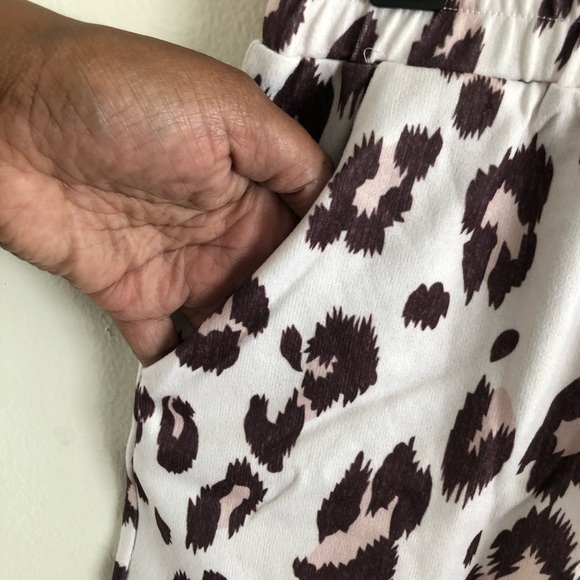 KANGA | 2 Piece Animal Print Loungewear Set - Picture 5 of 9